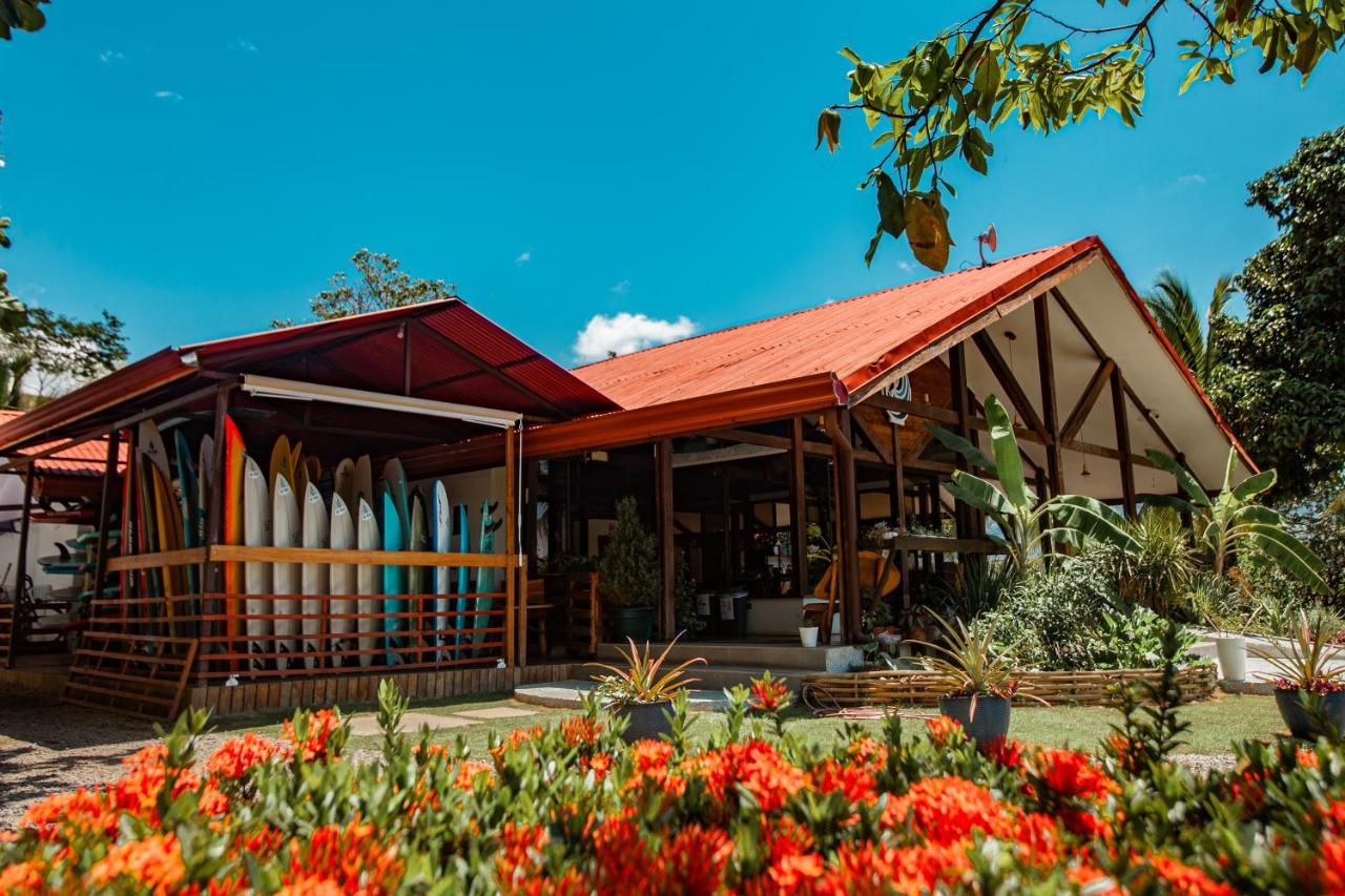 Surf Synergy All-Inclusive Surf Retreat ฆาโก ภายนอก รูปภาพ