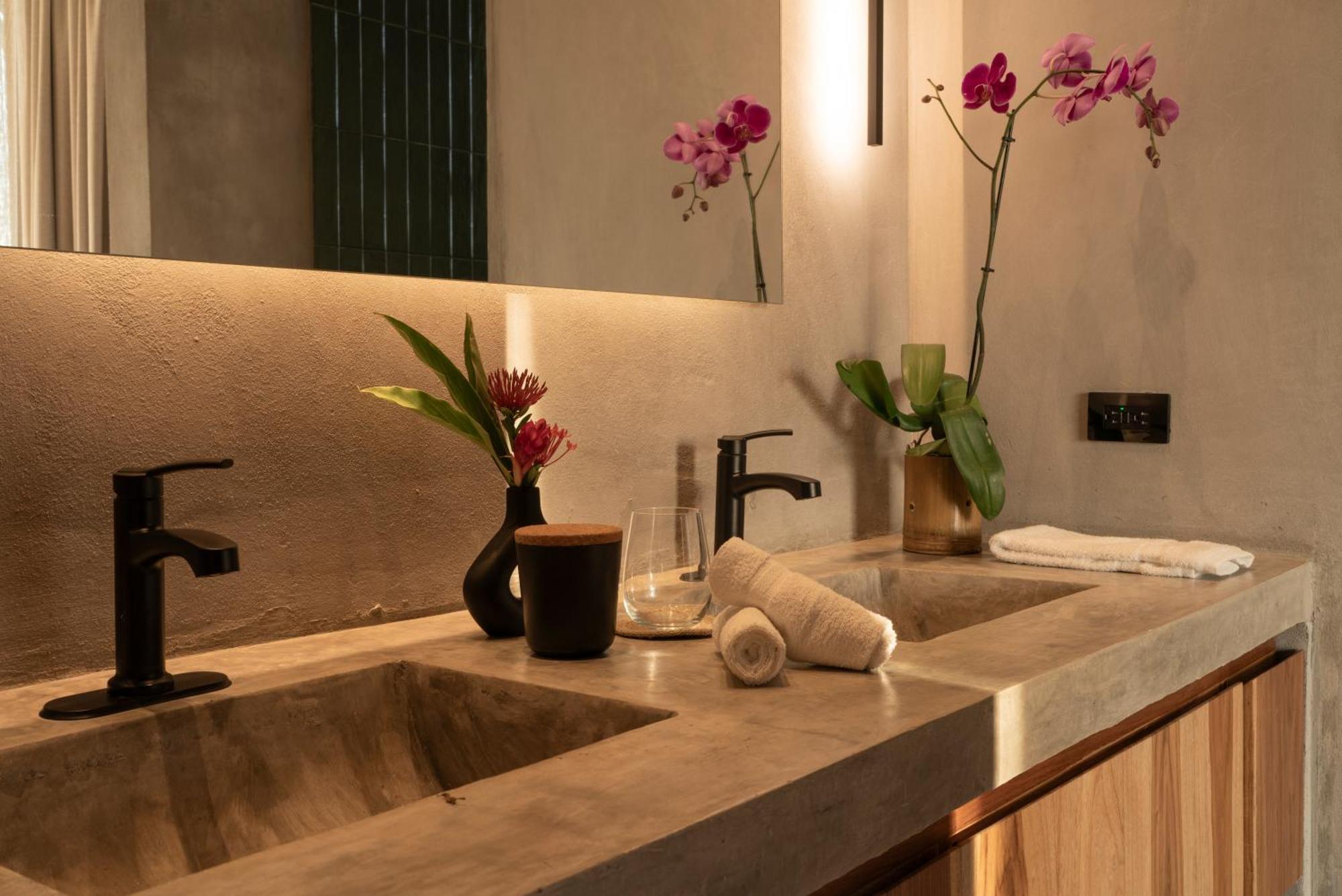 Surf Synergy All-Inclusive Surf Retreat ฆาโก ภายนอก รูปภาพ
