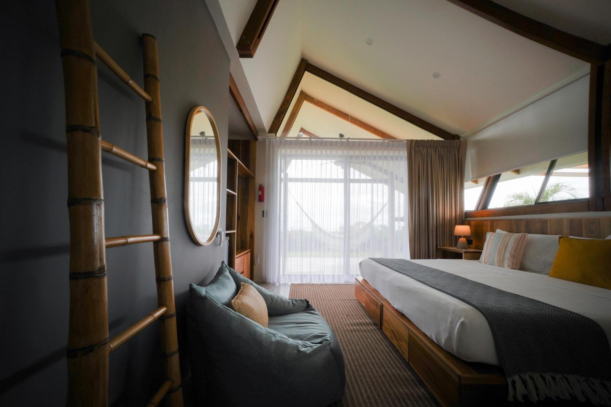 Surf Synergy All-Inclusive Surf Retreat ฆาโก ภายนอก รูปภาพ
