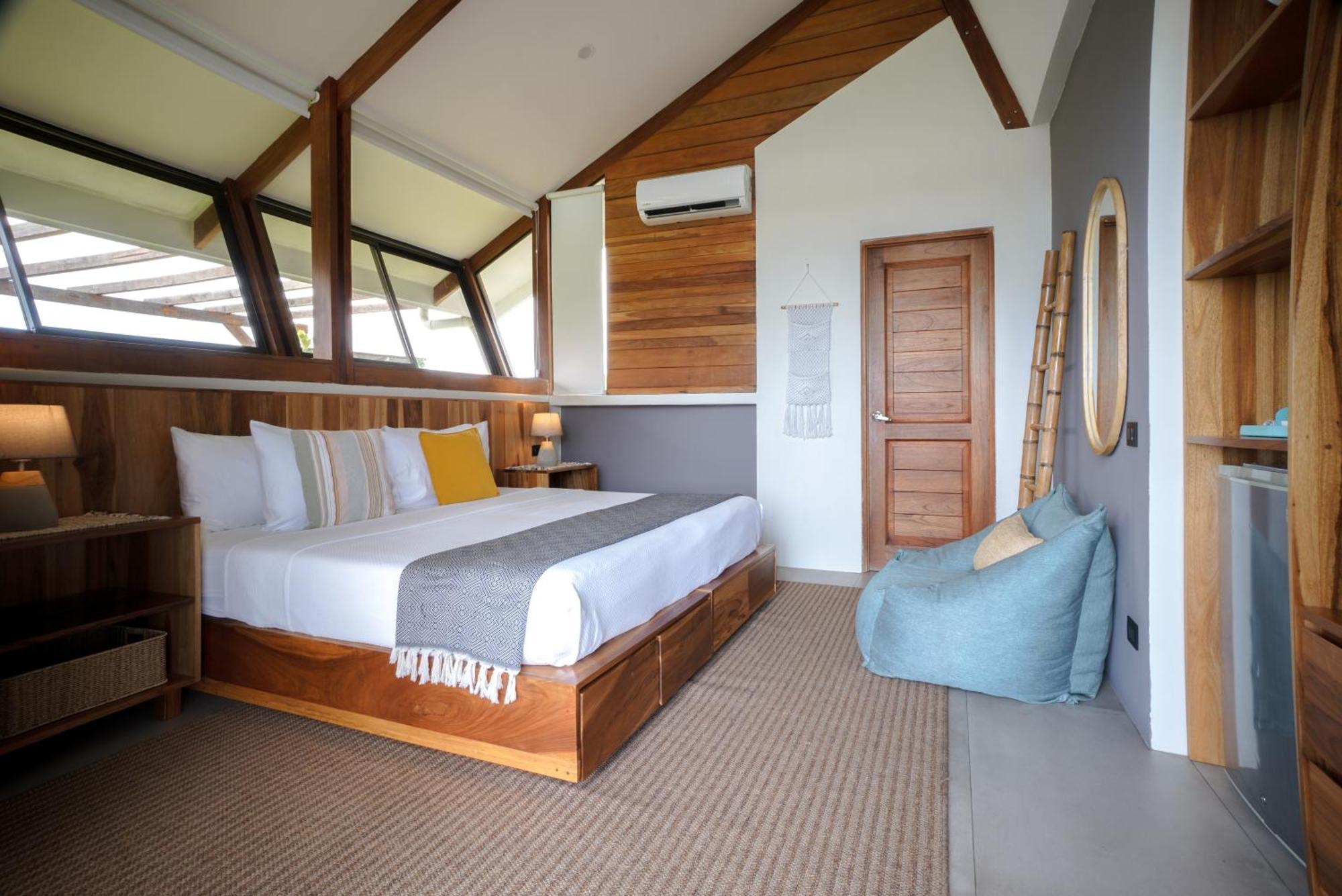 Surf Synergy All-Inclusive Surf Retreat ฆาโก ภายนอก รูปภาพ